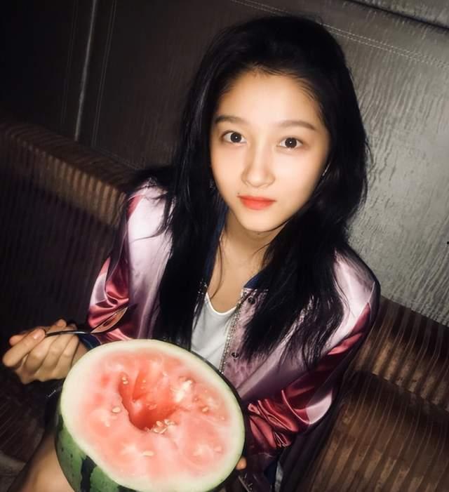 娱乐吃瓜酱拍照技巧